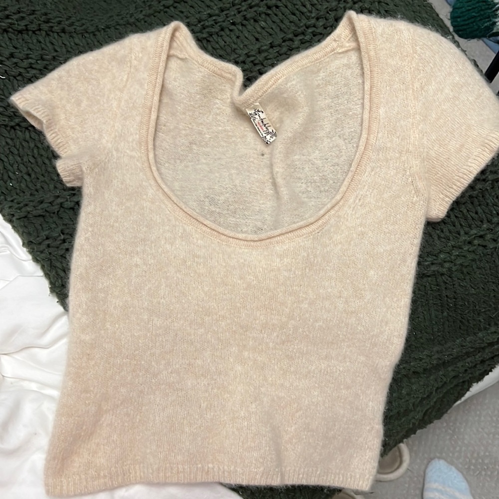 free people intimately cropped baby tee - so soft and fuzzy!